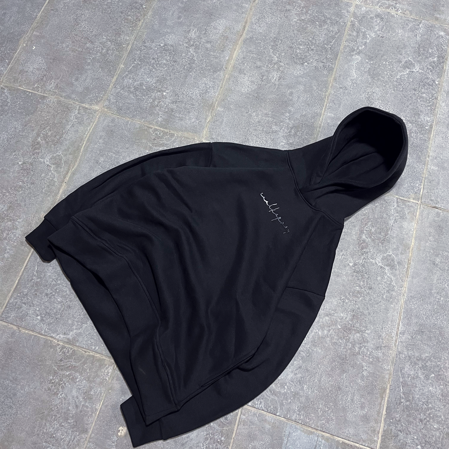 ESSENTIAL HOODIE