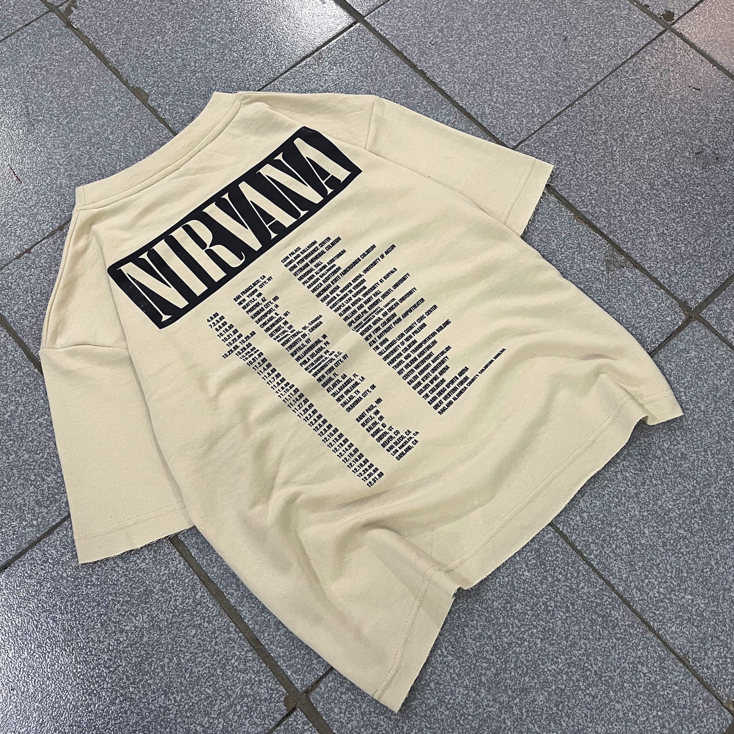 NIRVANA FANS TEE